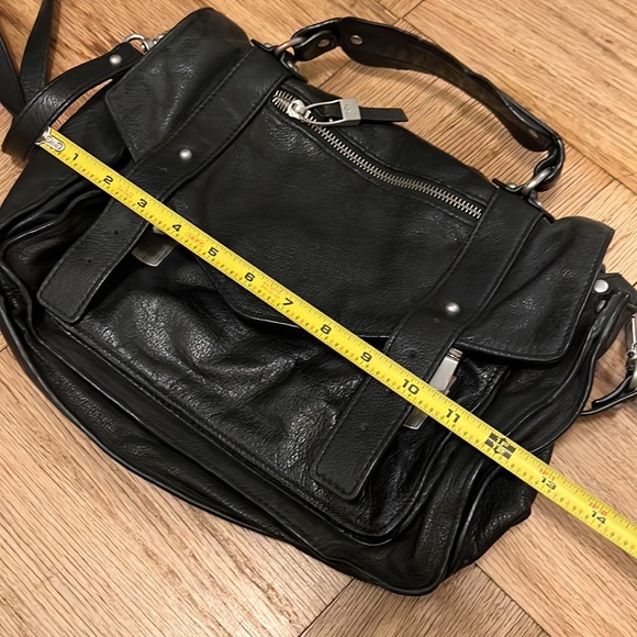 Sondra Roberts leather handbag - Picture 9 of 10